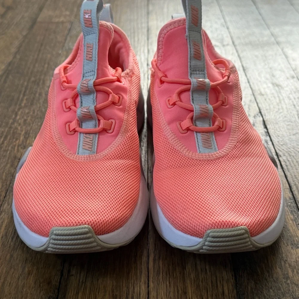 NIKE Ashin Modern Youth Size 5.5Y Pink Metallic Silver Running/Casual - Picture 2 of 6